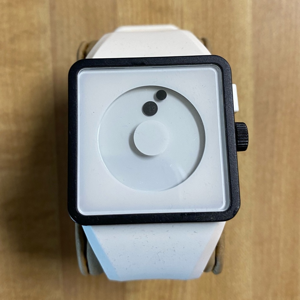 Nixon The Newton Watch in white